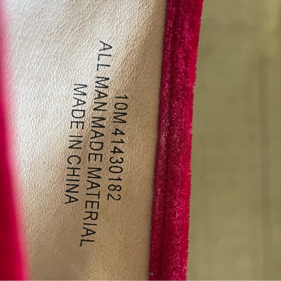 Cato Crushed Red Velvet Flats  Faux Suede Loafers Womens 10M w Rhinestone Broach - Picture 10 of 15